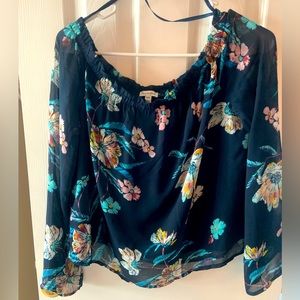 Medium flowered top